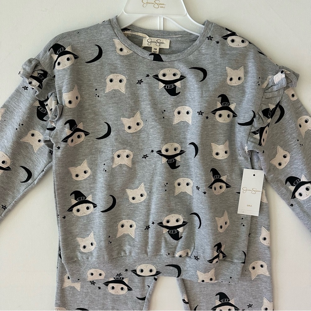 Jessica Simpson Gray Witch Print Sweatsuit Size 7/8 Girls - Picture 3 of 12